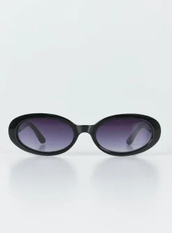 Princess Polly Caxton Sunglasses  Black Best Sale