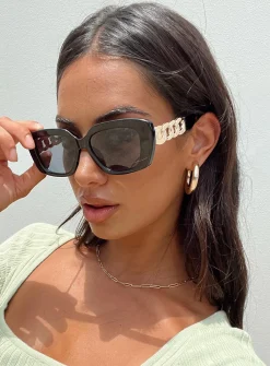 Princess Polly Chalene Sunglasses Black Discount