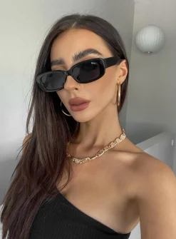Princess Polly Creeper Sunglasses Black Fashion