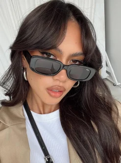 Princess Polly Creeper Sunglasses  Black Fashion