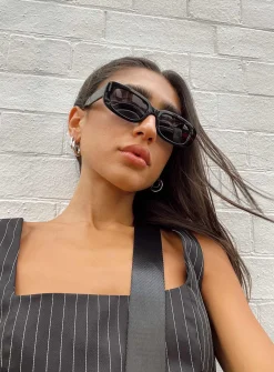 Princess Polly Creeper Sunglasses  Black Fashion