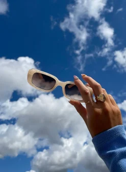 Princess Polly Creeper Sunglasses Pearl White Clearance