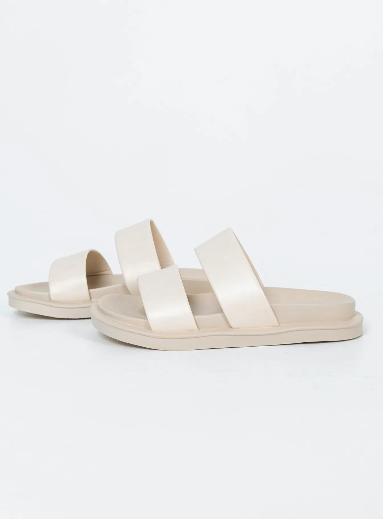 Princess Polly Getaway Slides Cream New
