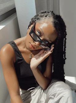 Princess Polly Hendrix Sunglasses Black Flash Sale