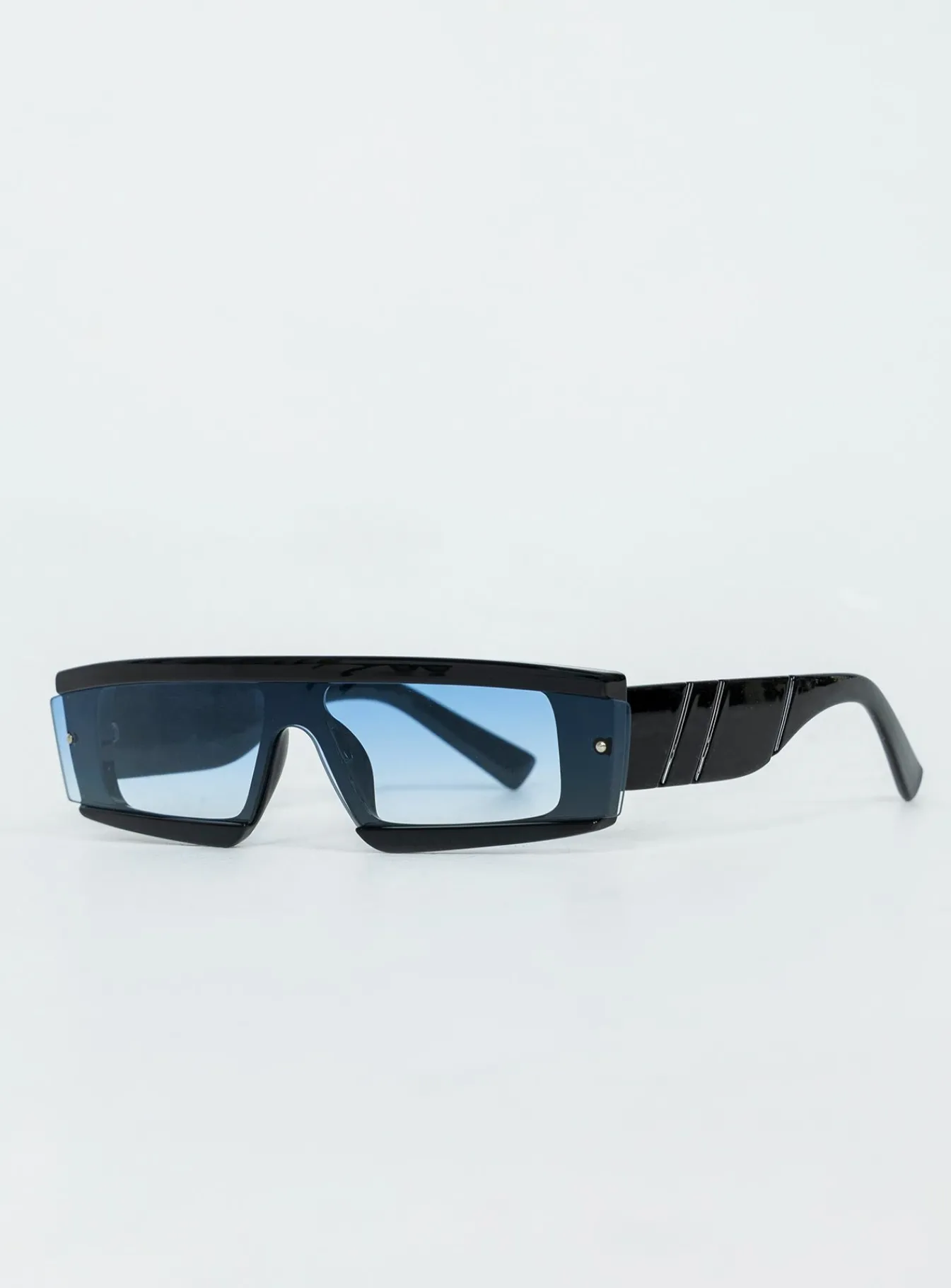 Princess Polly Hendrix Sunglasses Black Flash Sale