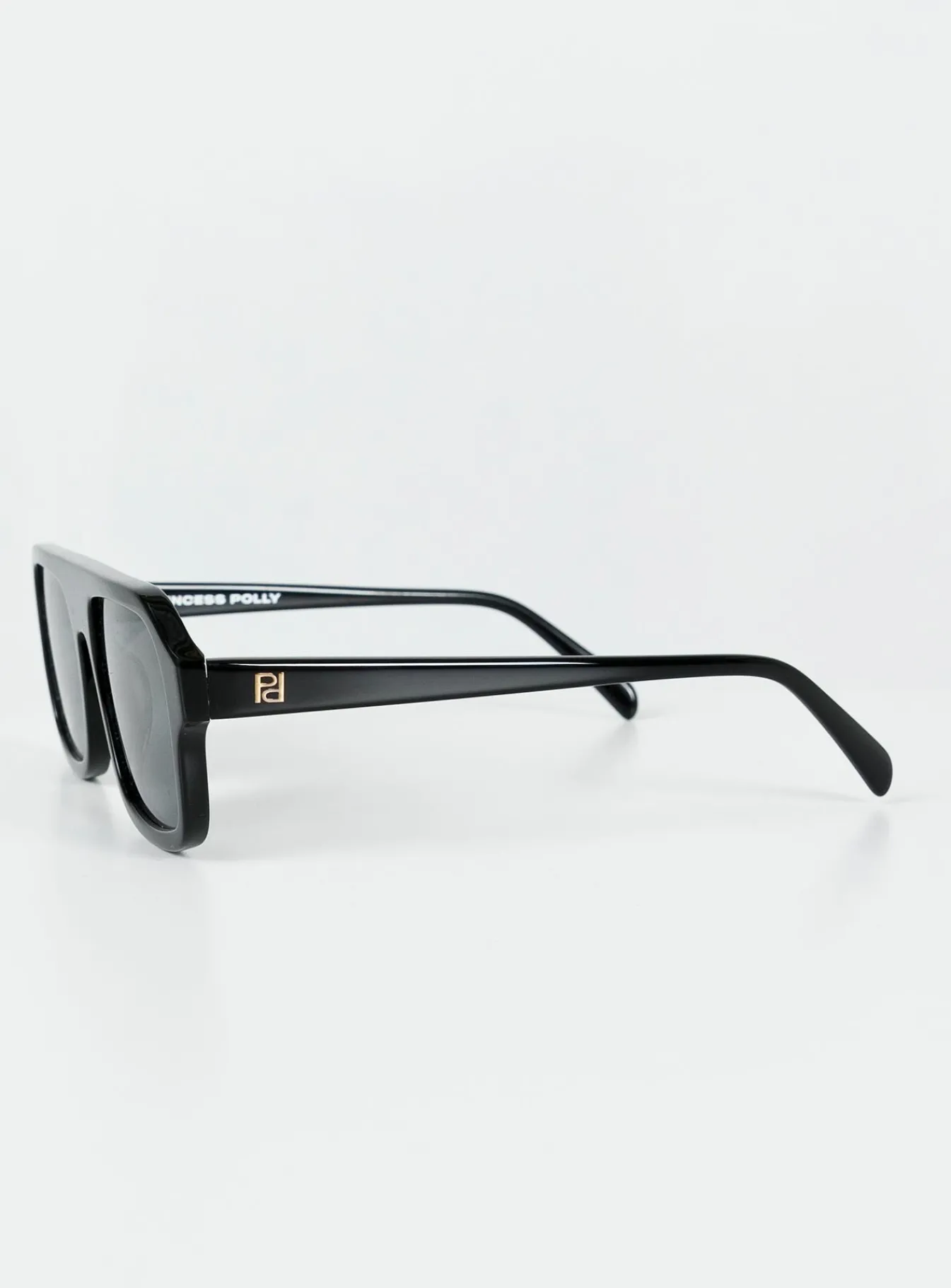 Princess Polly Hetley Sunglasses Black Outlet