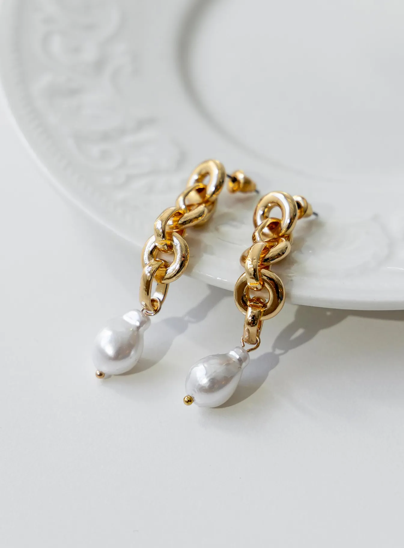 Princess Polly Kanan Pearl Earrings/ White Gold Hot