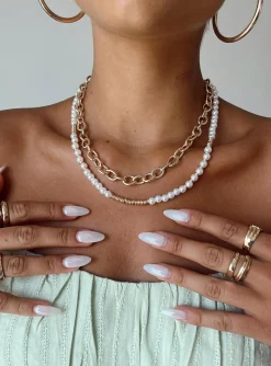 Princess Polly Mathias Necklace/ Pearl   Gold Best