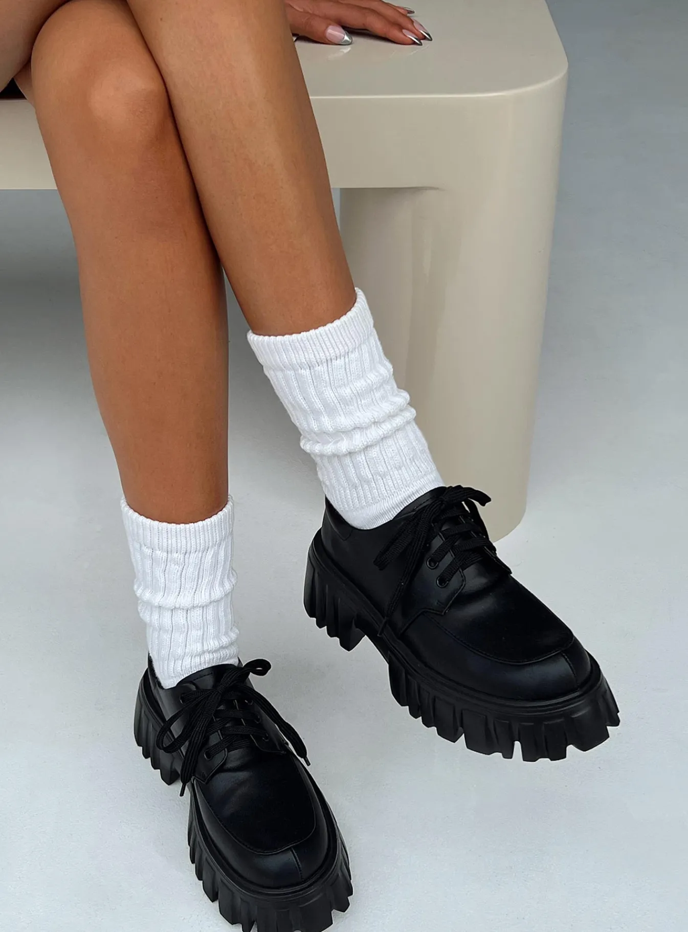 Princess Polly Melnick Flats Black New