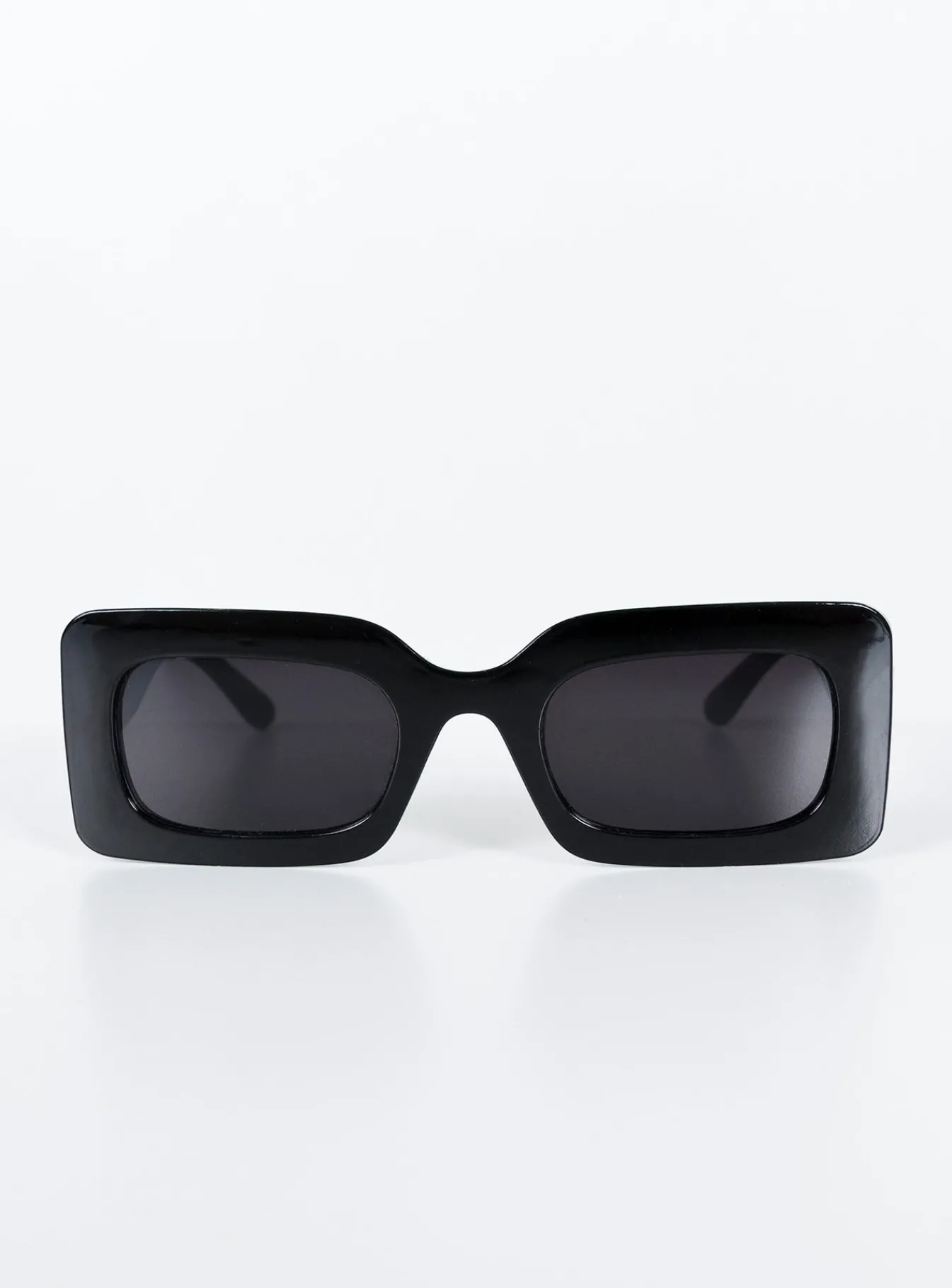 Princess Polly Prosser Sunglasses Black Cheap