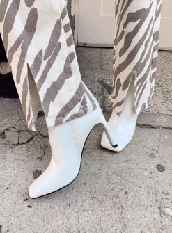 Princess Polly San Antonio Boots  White New