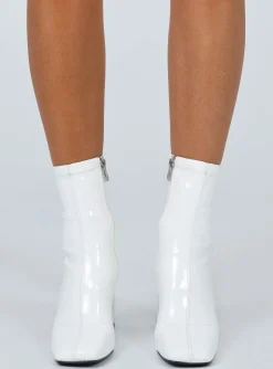 Princess Polly San Antonio Boots  White New