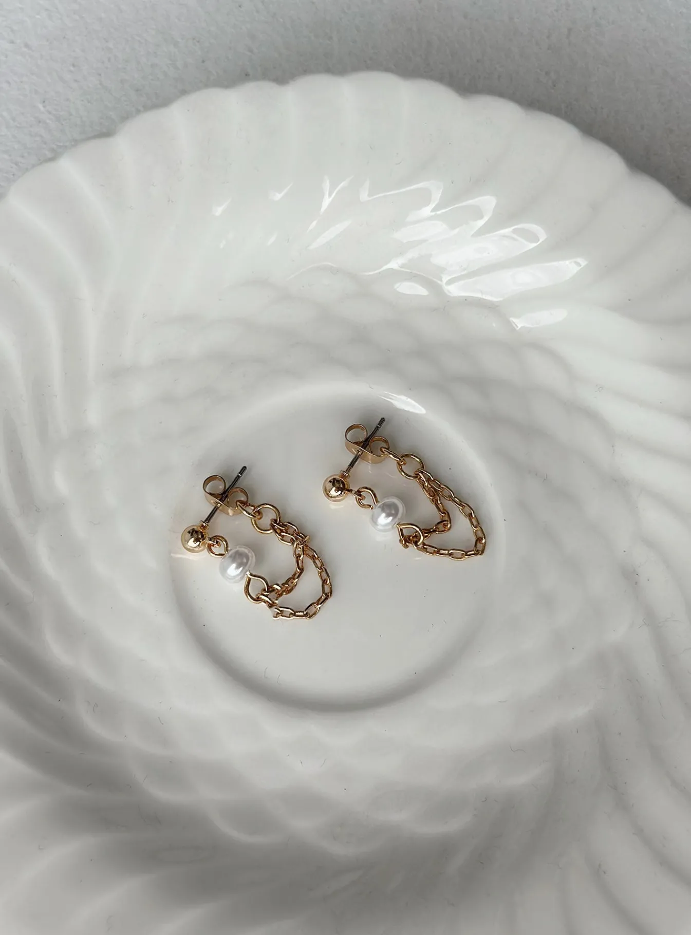 Princess Polly Scarvo Pearl Earrings Gold Outlet