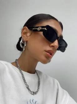Princess Polly Solano Sunglasses  Black Discount