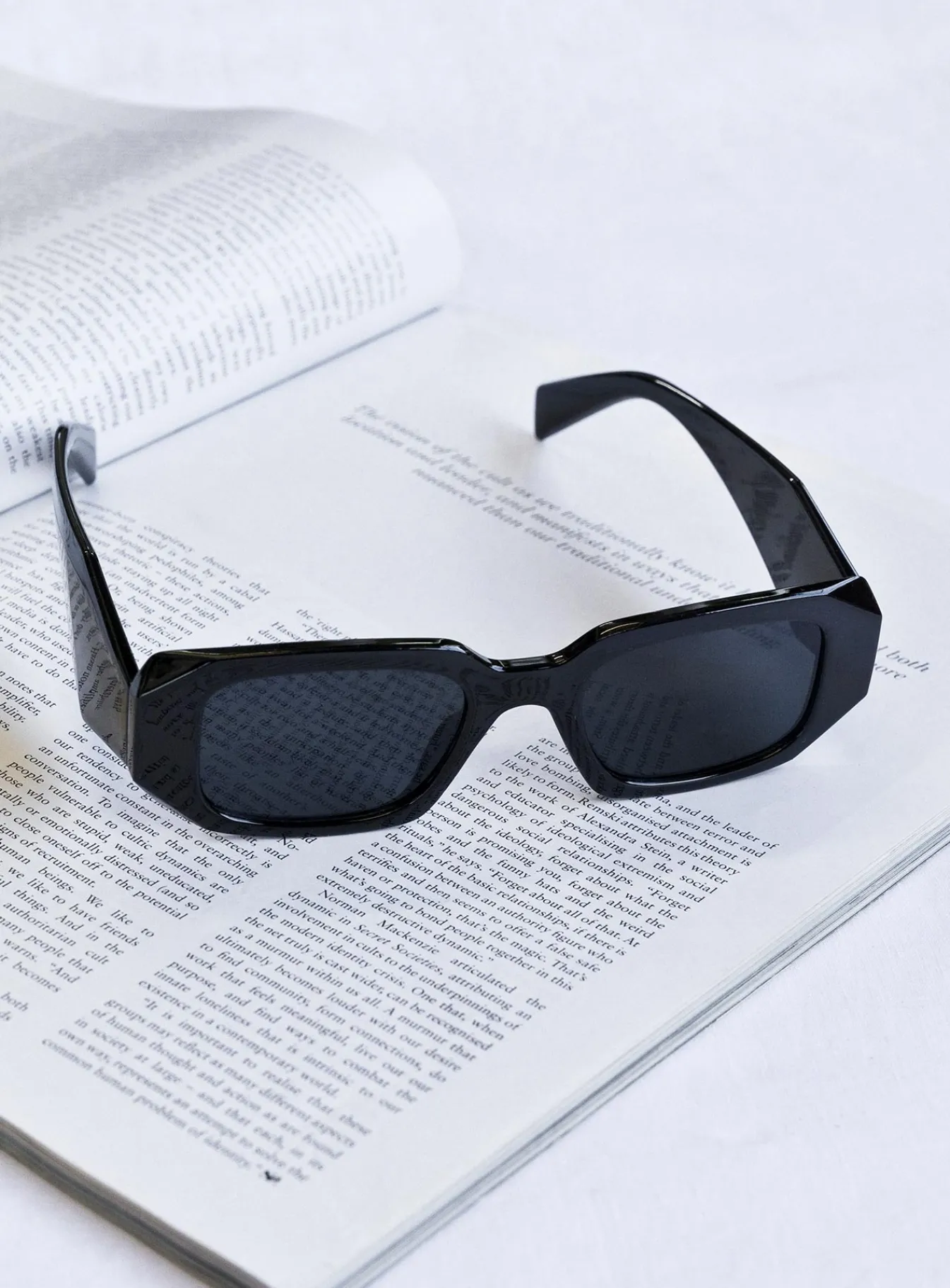 Princess Polly Summerside Sunglasses Black Best