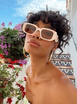 Princess Polly Summerside Sunglasses Cream Fashion
