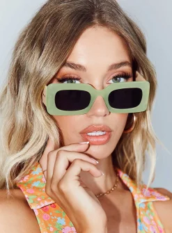 Princess Polly Sunset Daze Sunglasses Green Sale
