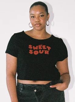 Princess Polly Sweet N Sour Teecurve   Black / Red New