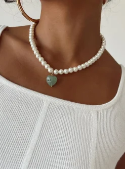 Princess Polly Telka Pearl Heart Necklace/ Green   White Best