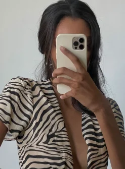 Princess Polly The Classic Iphone Case Cream Outlet