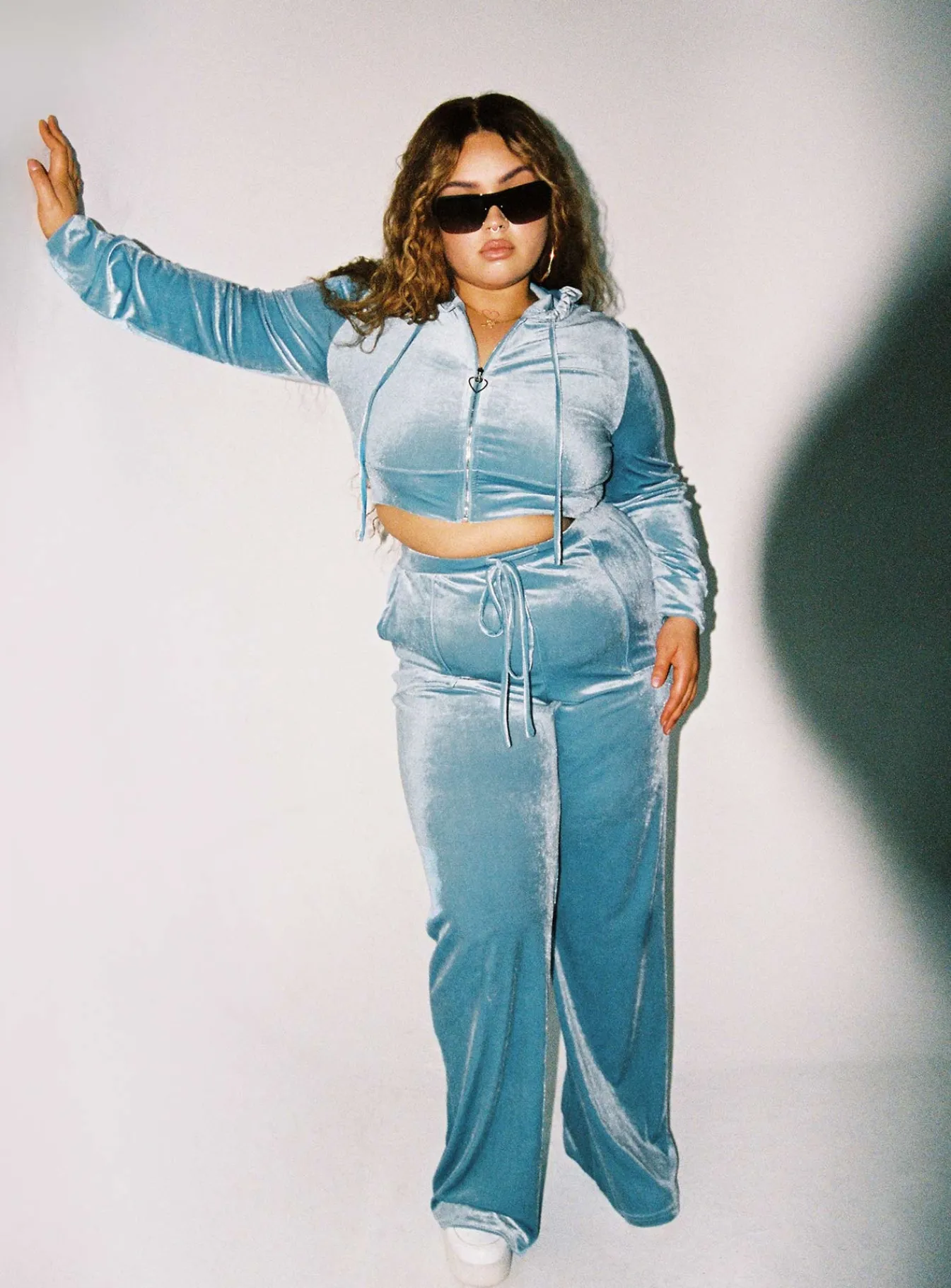 Princess Polly Velour Hoodiecurve Blue Shop