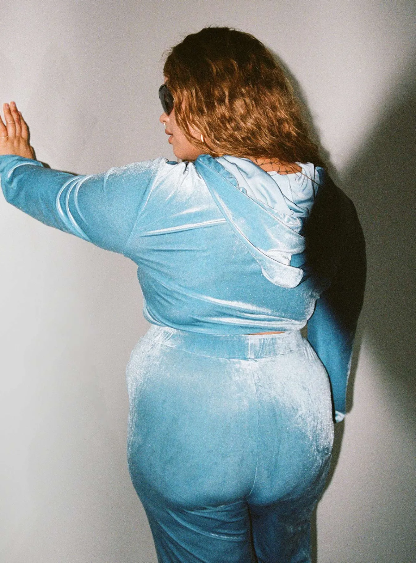 Princess Polly Velour Hoodiecurve Blue Shop