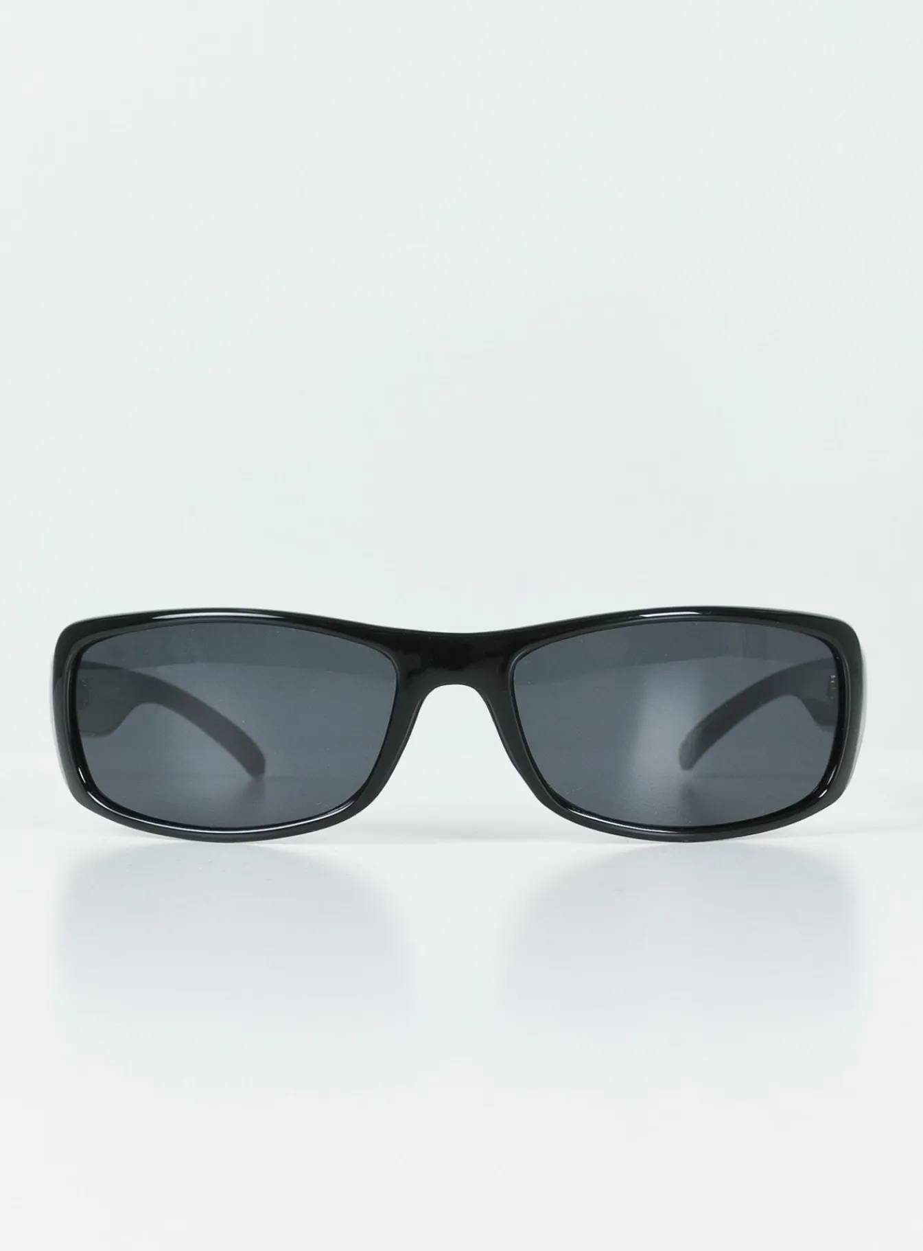 Princess Polly Wallace Sunglasses Black Cheap