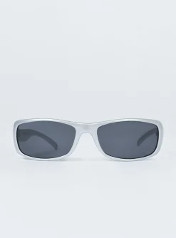 Princess Polly Wallace Sunglasses  Chrome Online