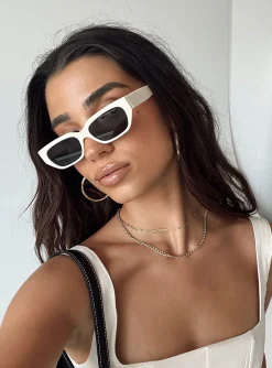 Princess Polly Winnick Sunglasses Cream Best