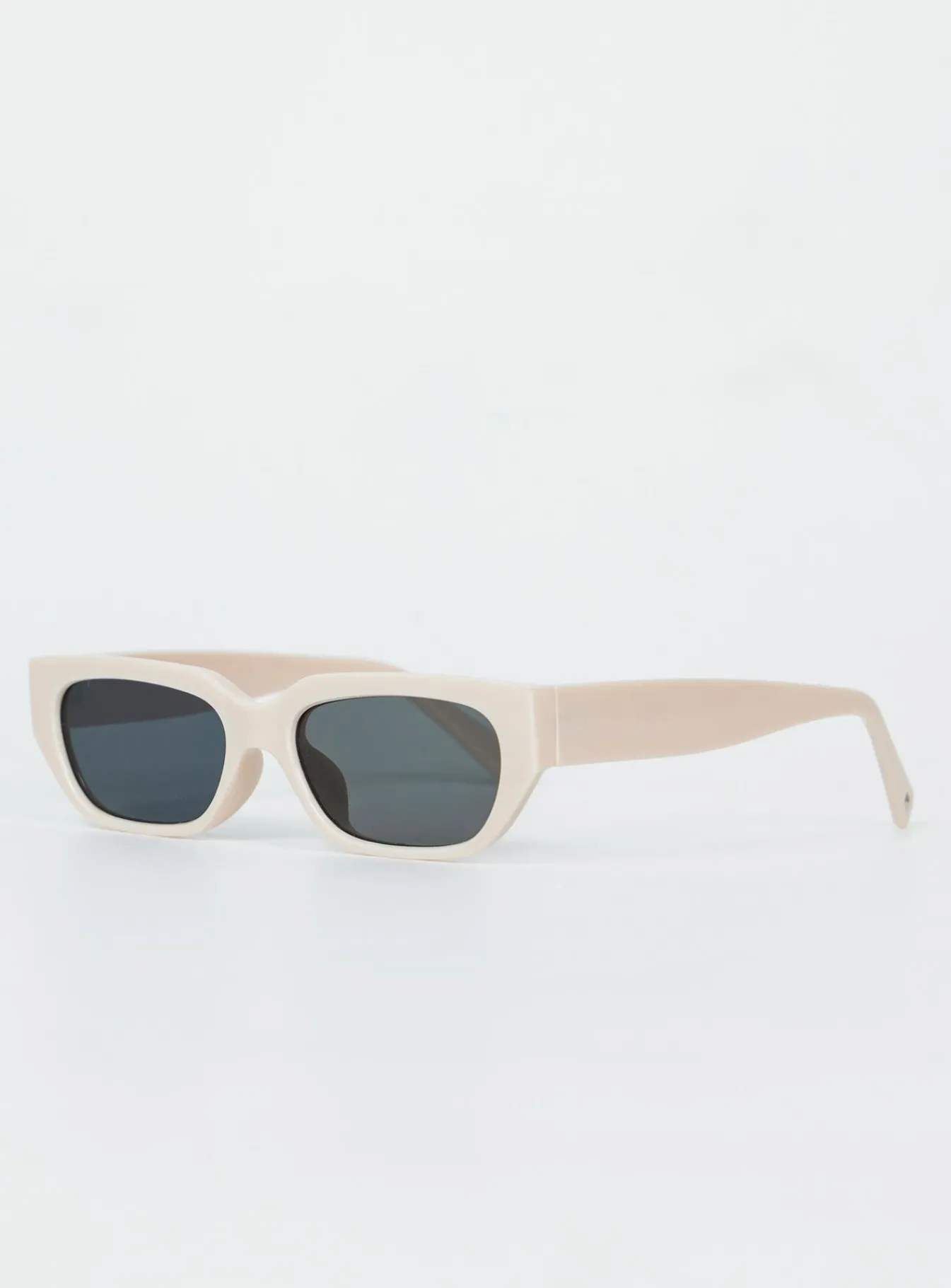 Princess Polly Winnick Sunglasses Cream Best