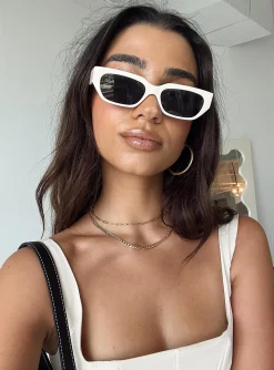 Princess Polly Winnick Sunglasses Cream Best